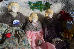 Tasha Tudor style doll shawl Annabelle shawl hand made gifts PDF patterns collecting dolls the dolls Christmas Doll collecting 